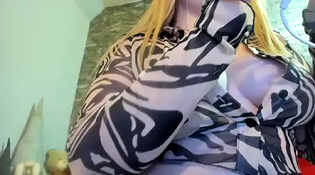 kalindahot online show from March 19, 2025, 1:21 am