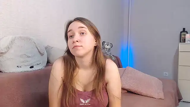 lovely hayley online show from September 27, 2025, 9:32 pm