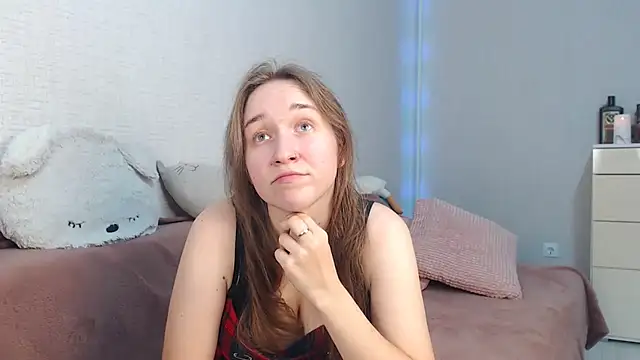 lovely hayley online show from September 23, 2025, 8:49 pm