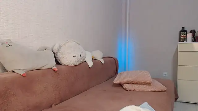 lovely hayley online show from February 24, 2025, 9:41 pm