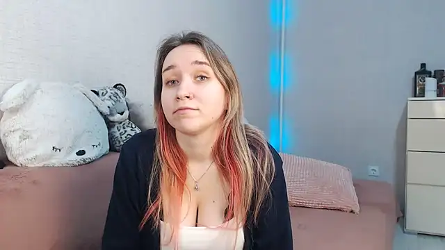 Snapshot of lovely_hayley chatting on February 11, 2026, 9:36 pm lovely hayley online show from February 11, 2026, 9:36 pm