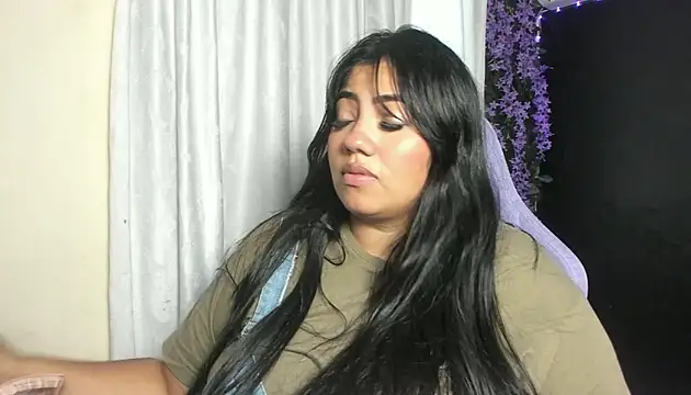 AvrilRizoX online show from April 12, 2026, 7:28 pm