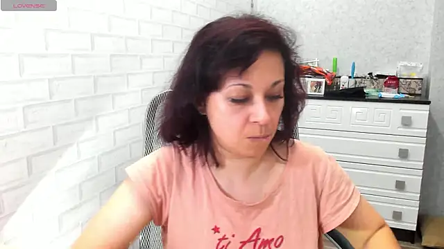 TeasyLana online show from February 16, 2026, 5:17 am