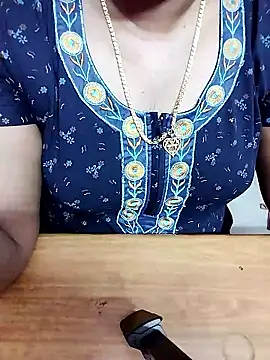 Aishu-tamil09 online show from January 15, 2026, 3:26 pm