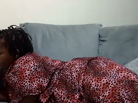 Snapshot of Pretty_lilly02 chatting on June 3, 2026, 2:33 pm Pretty lilly02 online show from June 3, 2026, 2:33 pm