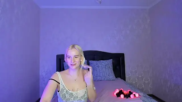 Amanda054 online show from March 4, 2025, 12:39 am