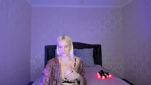 Amanda054 online show from March 5, 2025, 6:01 pm