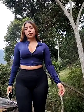 Snapshot of caro_sweett chatting on March 2, 2026, 8:05 pm caro sweett online show from March 2, 2026, 8:05 pm