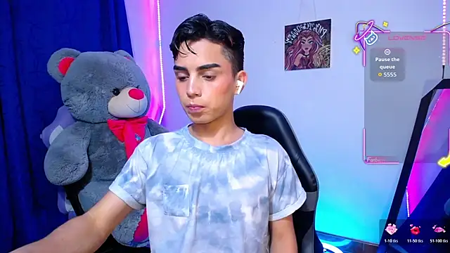 OwenBluee online show from June 2, 2026, 9:42 am