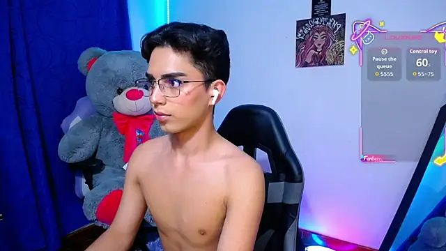 Snapshot of OwenBluee chatting on June 18, 2026, 9:14 am OwenBluee online show from June 18, 2026, 9:14 am
