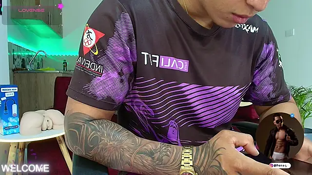 Taylor John online show from October 7, 2025, 3:02 pm