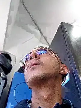 paisa233 online show from October 9, 2025, 2:39 pm