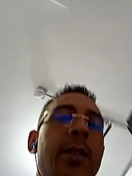 paisa233 online show from September 18, 2025, 3:04 pm