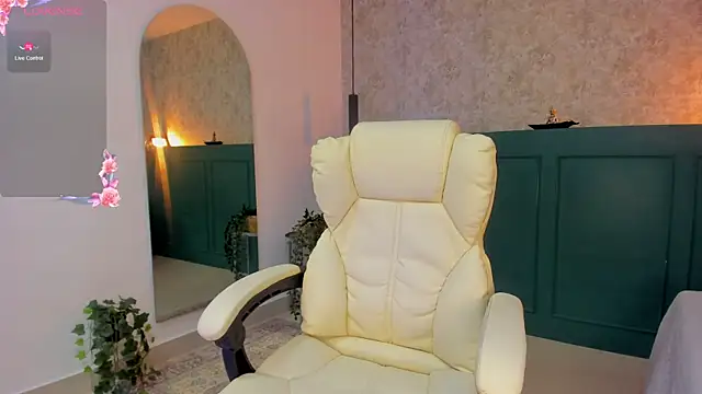 anahi ryan  online show from February 19, 2025, 5:38 pm