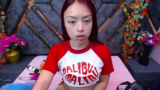 Sofia Mirandaa18 online show from November 14, 2025, 1:04 pm