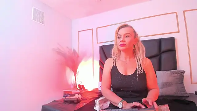 AnastasiaTaylor  online show from June 2, 2026, 8:09 pm
