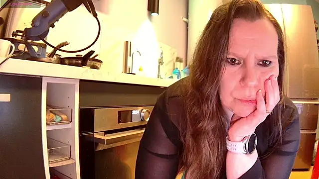 Endrocleia online show from March 8, 2025, 10:56 pm