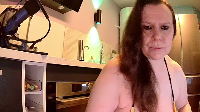 Endrocleia online show from March 8, 2025, 7:53 pm