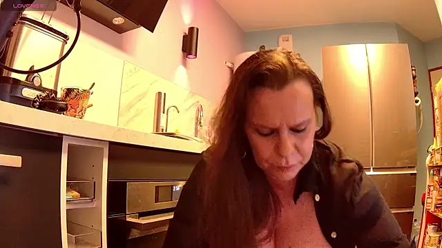Endrocleia online show from May 10, 2026, 12:58 am