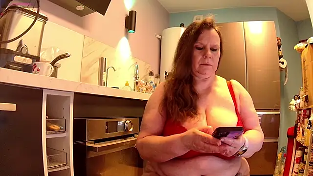 Endrocleia online show from October 30, 2025, 2:10 am