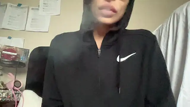 myloveforyouu online show from April 17, 2026, 1:03 pm