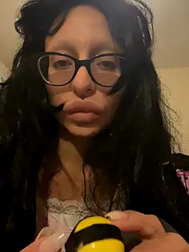 myloveforyouu online show from November 11, 2025, 4:29 am