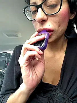 myloveforyouu online show from November 1, 2025, 9:08 pm