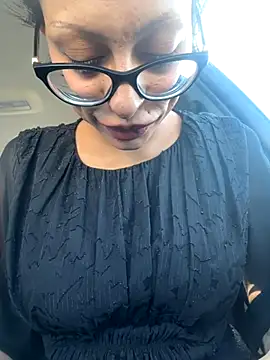 myloveforyouu online show from September 27, 2025, 3:40 pm