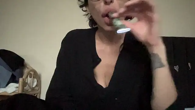 myloveforyouu online show from March 23, 2026, 1:22 pm