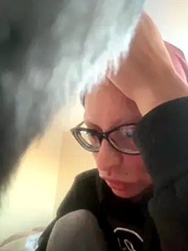 myloveforyouu online show from December 19, 2025, 1:35 pm