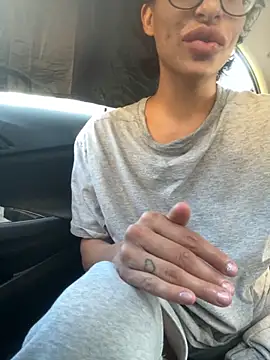 myloveforyouu online show from September 19, 2025, 1:26 pm