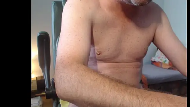tuttiluss44 online show from May 16, 2026, 6:34 am