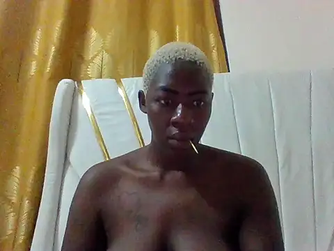 SquirtQueen16 online show from October 2, 2025, 8:01 pm