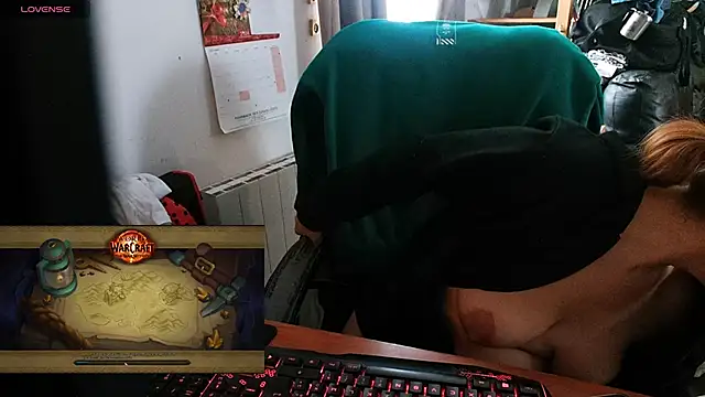 lili-hot-77 online show from January 15, 2025, 1:31 pm