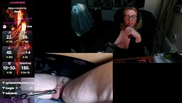 lili-hot-77 online show from October 22, 2025, 5:18 am