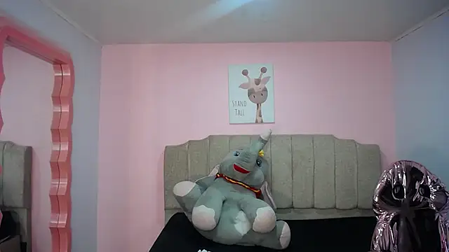 Snapshot of lizzyluk_ch chatting on February 24, 2025, 8:14 pm lizzyluk ch online show from February 24, 2025, 8:14 pm