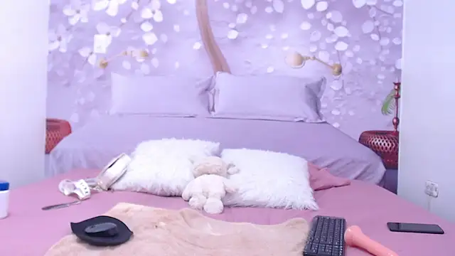 Snapshot of Luluu_08 chatting on September 25, 2025, 7:20 pm Luluu 08 online show from September 25, 2025, 7:20 pm