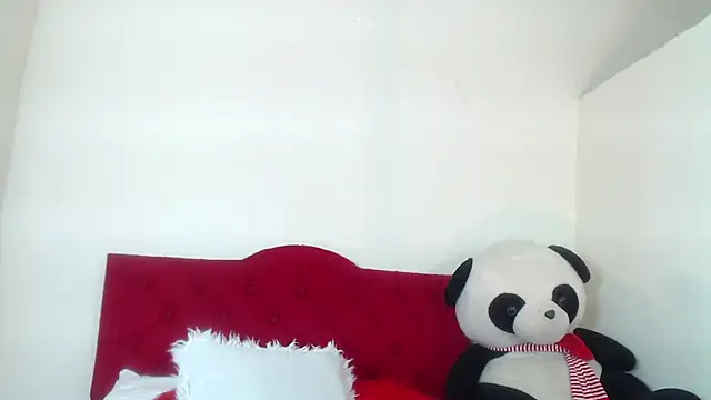 Snapshot of Luluu_08 chatting on February 27, 2025, 8:20 pm Luluu 08 online show from February 27, 2025, 8:20 pm