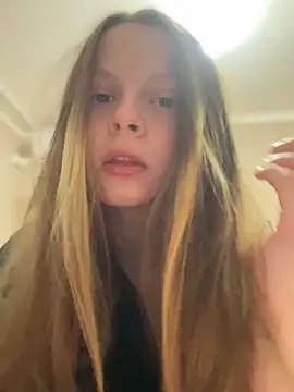 Snapshot of wrenlie chatting on February 25, 2025, 4:35 pm wrenlie online show from February 25, 2025, 4:35 pm