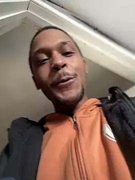 rayyymack online show from February 7, 2025, 8:42 pm