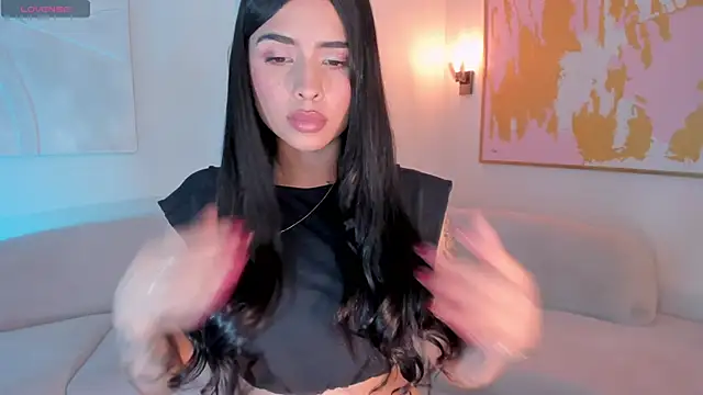 MariaHerrera  online show from June 26, 2026, 11:43 pm