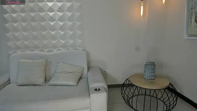 Snapshot of MariaHerrera_ chatting on May 11, 2026, 10:40 pm MariaHerrera online show from May 11, 2026, 10:40 pm