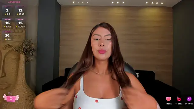 ArianaDumont online show from April 14, 2026, 11:15 am