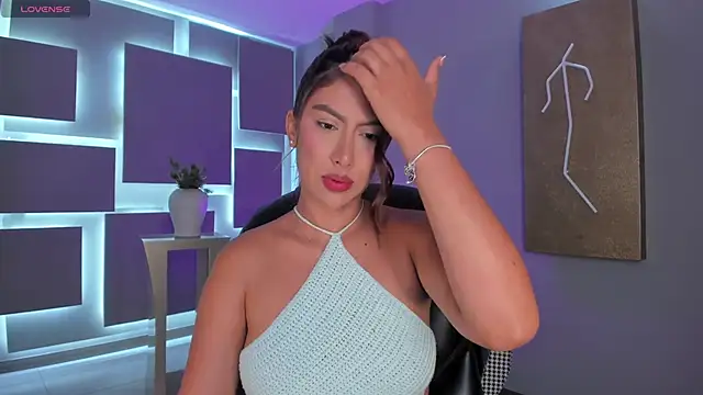 ArianaDumont online show from February 16, 2026, 11:31 am