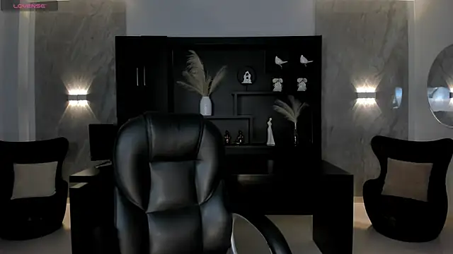 KatieStonne online show from October 7, 2025, 2:23 am