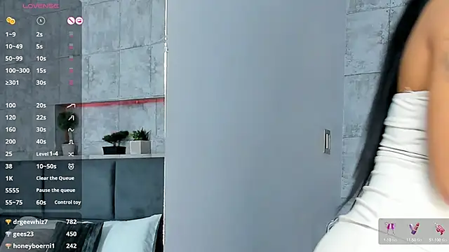 Salome Diaz  online show from February 25, 2025, 7:49 pm