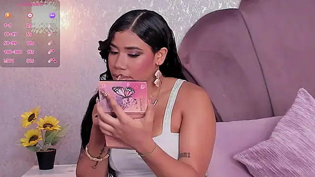 Salome Diaz  online show from October 30, 2025, 4:00 am