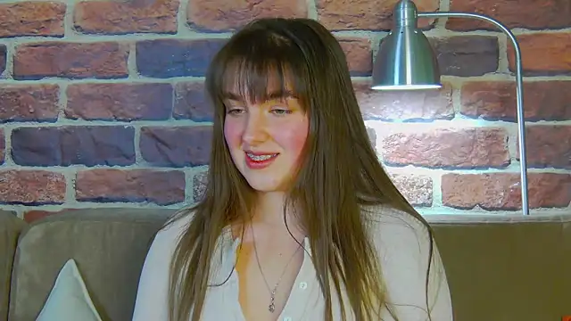 Snapshot of Sofia_Hugs chatting on February 6, 2026, 7:10 pm Sofia Hugs online show from February 6, 2026, 7:10 pm