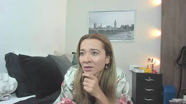 penelope handaos online show from October 7, 2025, 3:13 pm