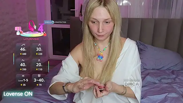 GoodGirl0024 online show from March 15, 2025, 8:10 pm